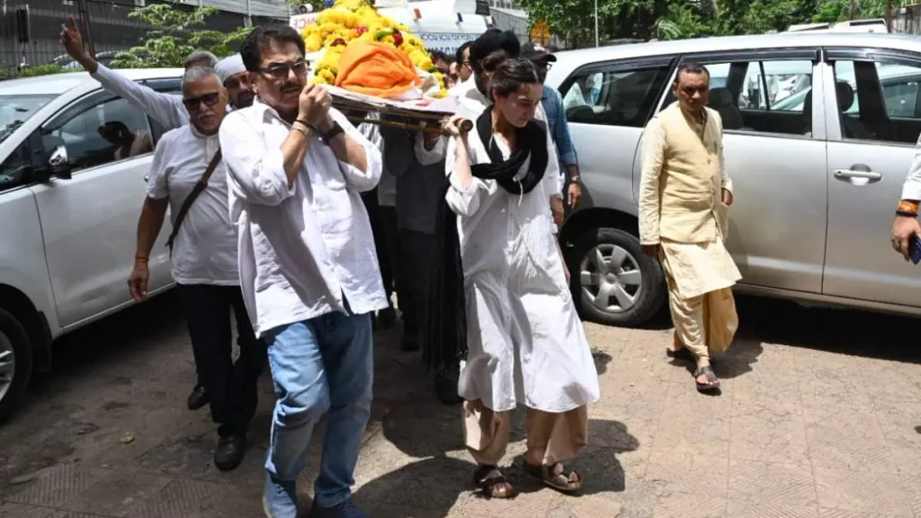 Devastated Karishma Kohli Lends Shoulder to Father Kuku Kohli's Mortal Remains in Heartbreaking Visuals